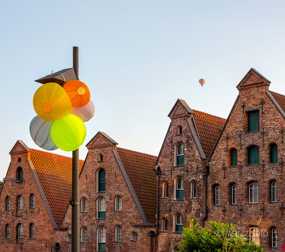 Heißluft-Ballons über Lübeck