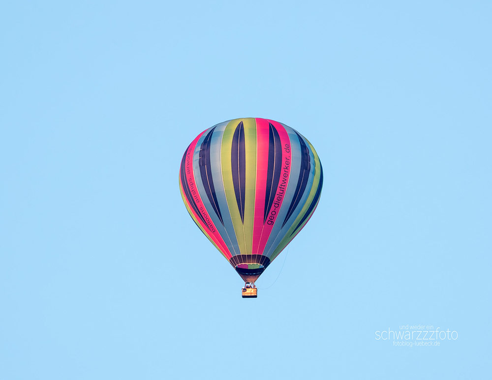 Heißluft-Ballons über Lübeck