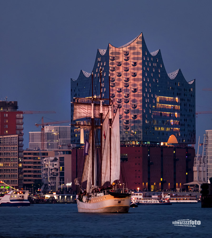 Anlässlich der CRUISE DAYS in Hamburg (19.8.2022)
